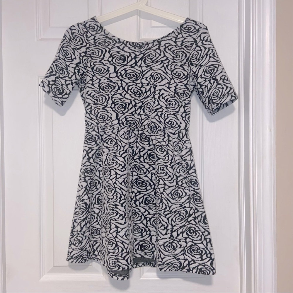 Girls Skater dress size 14 chiffon bow on back!